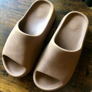 Adidas Yeezy Slides Flax men’s size 10